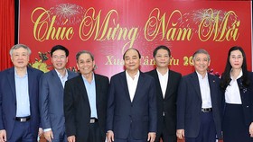 Thủ tướng Nguyễn Xuân Phúc và các đại biểu dự buổi chúc Tết tại Đà Nẵng. Ảnh: TTXVN