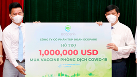 Vận động ủng hộ mua vaccine Covid-19