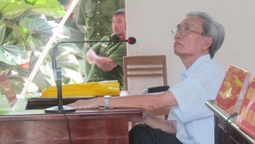 Giảm án cho bị cáo Nguyễn Khắc Thủy về tội dâm ô trẻ em
