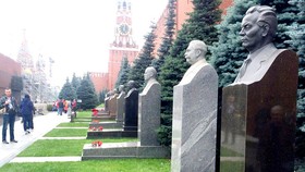 Lenin và nước Nga