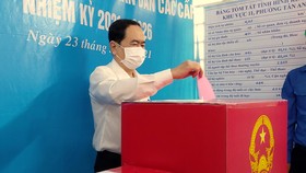 Phó Chủ tịch Thường trực Quốc hội Trần Thanh Mẫn bỏ phiếu bầu cử tại TP Cần Thơ