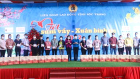 Phó Chủ tịch nước Võ Thị Ánh Xuân chúc tết công nhân lao động tại Sóc Trăng