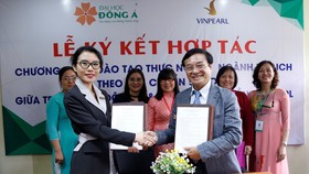 Trường Đại học Đông Á và Vinpearl ký kết thỏa thuận hợp tác chính thức về chương trình đào tạo thực nghiệp ngành Du lịch theo tiêu chuẩn 5 sao 