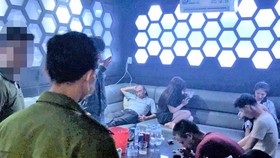 Mở tiệc ma túy trong quán karaoke bất chấp lệnh đóng cửa phòng, chống Covid-19