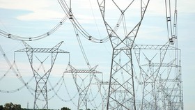 Thừa điện trong dịp Tết Nguyên đán có thể dẫn tới mất an toàn cho hệ thống điện lưới