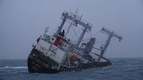 Liên tiếp trong những ngày qua, khu vực biển Bình Thuận liên tục xảy ra các sự cố hàng hải. (Trong ảnh là vụ tàu Panama bị chìm trên biển khiến 4 người chết và mất tích).