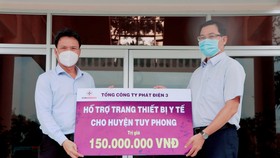 Tổng Công ty Phát điện 3 trao tặng trang thiết bị y tế cho công tác phòng, chống dịch Covid-19 tại Bình Thuận