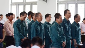Các bị cáo bị xét xử trước đó trong đường dây buôn lậu xăng dầu ngàn tỉ xảy ra tại Công ty cổ phần Dương Đông Hòa Phú ở Bình Thuận.