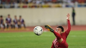 Midfielder Nguyen Quang Hai opened the score for Vietnam 