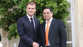 PM Pham Minh Chinh meets French President