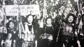Nữ tự vệ trong các cơ quan trực thuộc Ủy ban Trung ương Mặt trận Dân tộc giải phóng miền Nam Việt Nam sẵn sàng cho Cuộc tổng tiến công và nổi dậy Mậu Thân 1968. Ảnh tư liệu