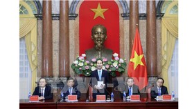 Chủ tịch nước Trần Đại Quang gặp mặt Đoàn đại biểu người Việt tài tăng trong lĩnh vực khoa học và công nghệ. Ảnh: TTXVN