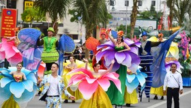 Lễ hội Du lịch Biển Sầm Sơn 2020 mở màn sôi động với Carnival đường phố rực rỡ