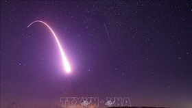 Tên lửa đạn đạo liên lục địa Minuteman III của Mỹ được phóng thử từ căn cứ không quân Vandenberg, California, Mỹ, ngày 2-10-2019. Ảnh tư liệu: AFP/TTXVN