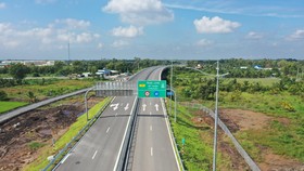 Cao tốc Trung Lương - Mỹ Thuận: Trầy trật “tái hẹn” ngày thông xe chính thức