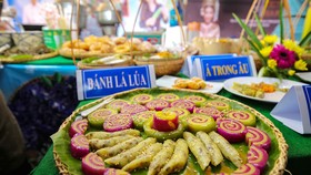 Rực rỡ sắc màu bánh dân gian