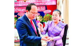 Lãnh đạo TPHCM chúc tết cổ truyền Lào
