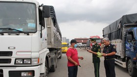 Bình yên trên bến cảng Sài Gòn