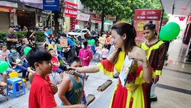 Mang trung thu đến trẻ em