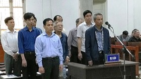 9 bị cáo trong vụ án làm vỡ đường ống nước sông Đà nhiều lần chỉ phải nhận mức án khá nhẹ