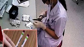 Bệnh viện Đa khoa Xanh Pôn thông tin chính thức về việc “chẻ đôi” que xét nghiệm HIV, viêm gan B