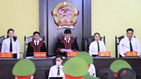 Vụ án gian lận điểm thi THPT tại Sơn La: Bản án nghiêm khắc với 12 bị cáo