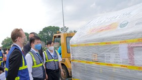 Hơn 97.000 liều vaccine Covid-19 của Pfizer/BioNtech đã tới Việt Nam