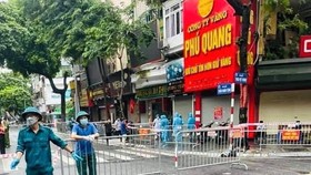 Hà Nội: Hơn 150 người liên quan ca mắc Covid-19 tử vong tại phố Trần Nhân Tông