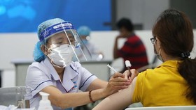 Ngày 8-8, số ca mắc mới Covid-19 và số bệnh nhân nặng đều tăng