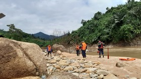 Công an tỉnh Thừa Thiên - Huế nỗ lực tìm kiếm các nạn nhân mất tích tại khu vực thủy điện Rào Trăng 3 ​