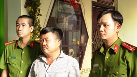 Cơ quan chức năng đọc lệnh bắt tạm giam Hồ Văn Nhật ​