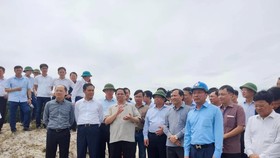 Thủ tướng Chính phủ Phạm Minh Chính cùng đoàn công tác khảo sát thực trạng mỏ sắt Thạch Khê