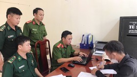 Anh N.V.T. đến trình diện tại cơ quan chức năng