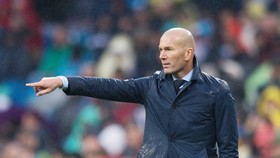 Thầy trò Zidane thật sự bất lực trong cuộc đua vô địch. Ảnh: Getty Images.