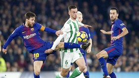 Messi và Busquets mang đến sự lạc quan cho Barca.Ảnh: Getty Images