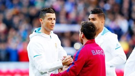 Messi bất ngờ về quyết định ra đi của Ronaldo. Ảnh Getty Images.