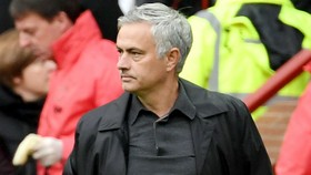 HLV Jose Mourinho vẫn không “nao núng” trong cách hành xử của mình. Ảnh: Getty Images  