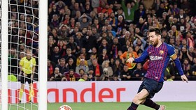 Lionel Messi ghi bàn mở tỷ số dễ dàng. Ảnh: Getty Images    
