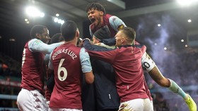 Aston Villa vui mừng vào chung kết Cúp Liên đoàn sau 10 năm. Ảnh: Getty Images