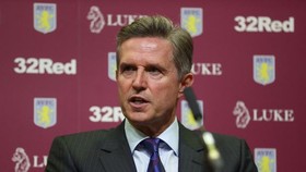 Ngày trở lại của Premier League vẫn trắc trở từ phản đối của nhiều đội bóng nhỏ như Aston Villa của Christian Purslow. Ảnh: Getty Images