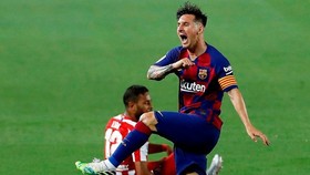Một hành động mất kiểm soát của Lionel Messi trong trận đấu. Ảnh: Getty Images