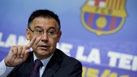 Chủ tịch Barcelona, Josep Maria Bartomeu công khai chỉ trích VAR. Ảnh: Getty Images