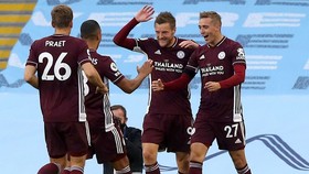 Jamie Vardy tỏa sáng để giúp Leicester thắng ấn tượng. Ảnh: Getty Images