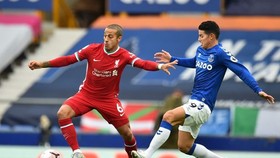 Thiago Alcantara (trái) đã nhanh chóng thể hiện phẩm chất cùng Liverpool. Ảnh: Getty Images