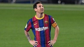 Lionel Messi cho thấy đã không còn cam kết với Barca. Ảnh: Getty Images  