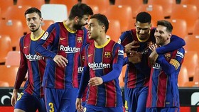 Lionel Messi tạo thêm sự gắn kết trước cuộc đụng độ đỉnh cao với Atletico Madrid. Ảnh: Getty Images