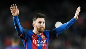 Lionel Messi thất vọng khi chính thức phải chia tay Barcelona.