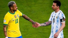 Màn đối đầu Lionel Messi và Neymar ở vòng loại hồi tháng 9 đã kết thúc chỉ 7 phút.