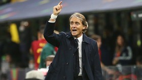 HLV Roberto Mancini kêu gọi các cầu thủ bình tĩnh và thể hiện sự dũng cảm.