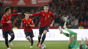 Alvaro Morata ghi bàn quyết định đưa Tây Ban Nha đến World Cup.